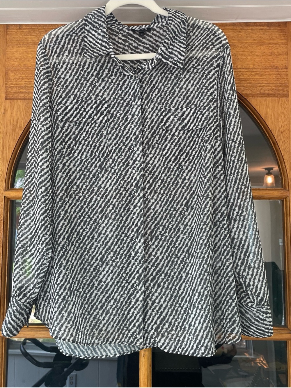Worth New York Women’s Lightweight Black White Striped Button Up Blouse Size 16